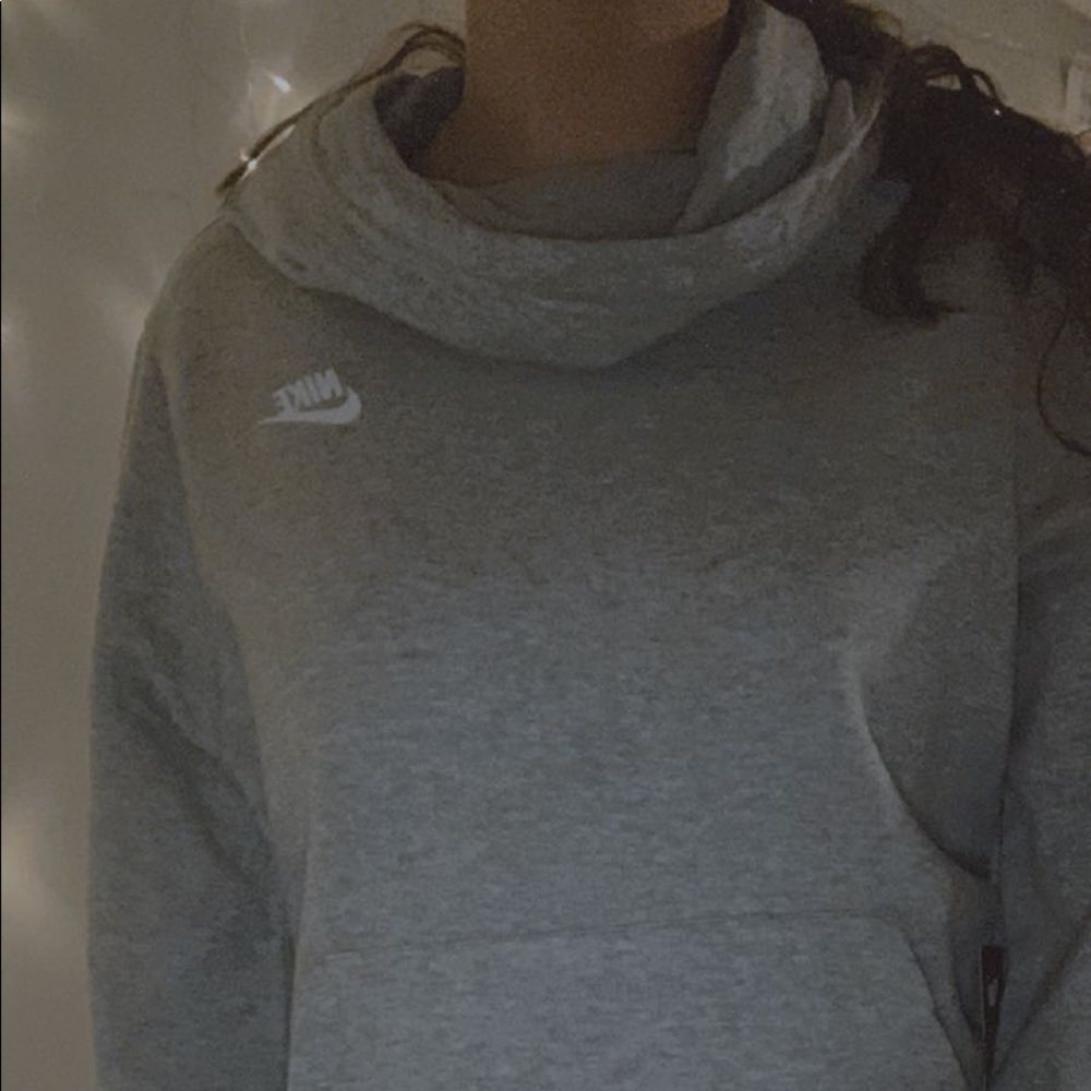 Very cute turtle neck Nike sweatshirt w/hoodie